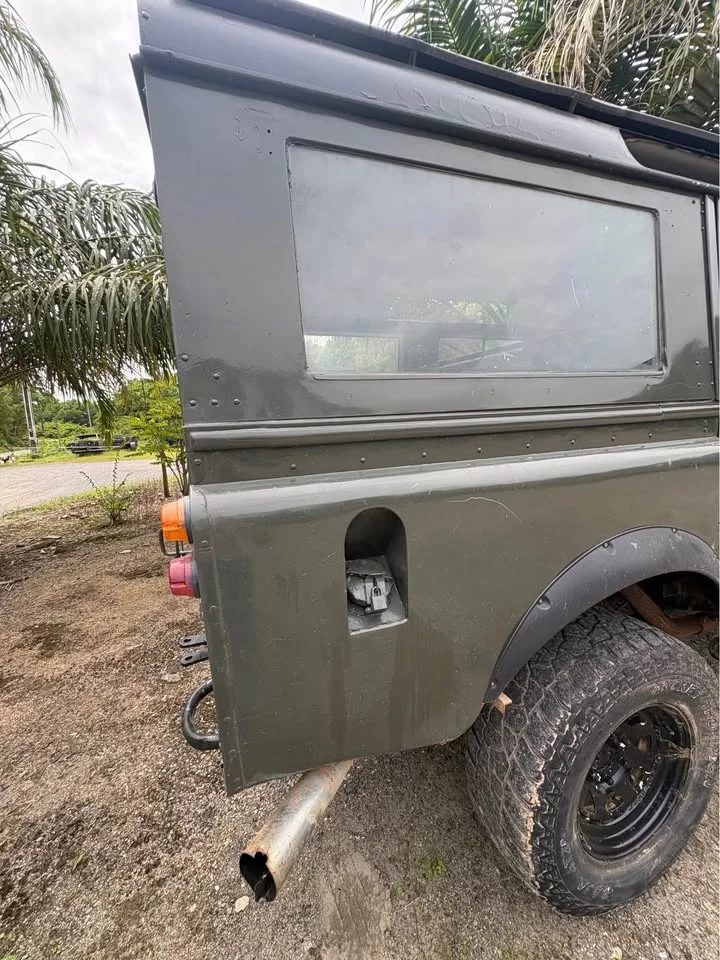 1971 Land Rover Defender 90 2