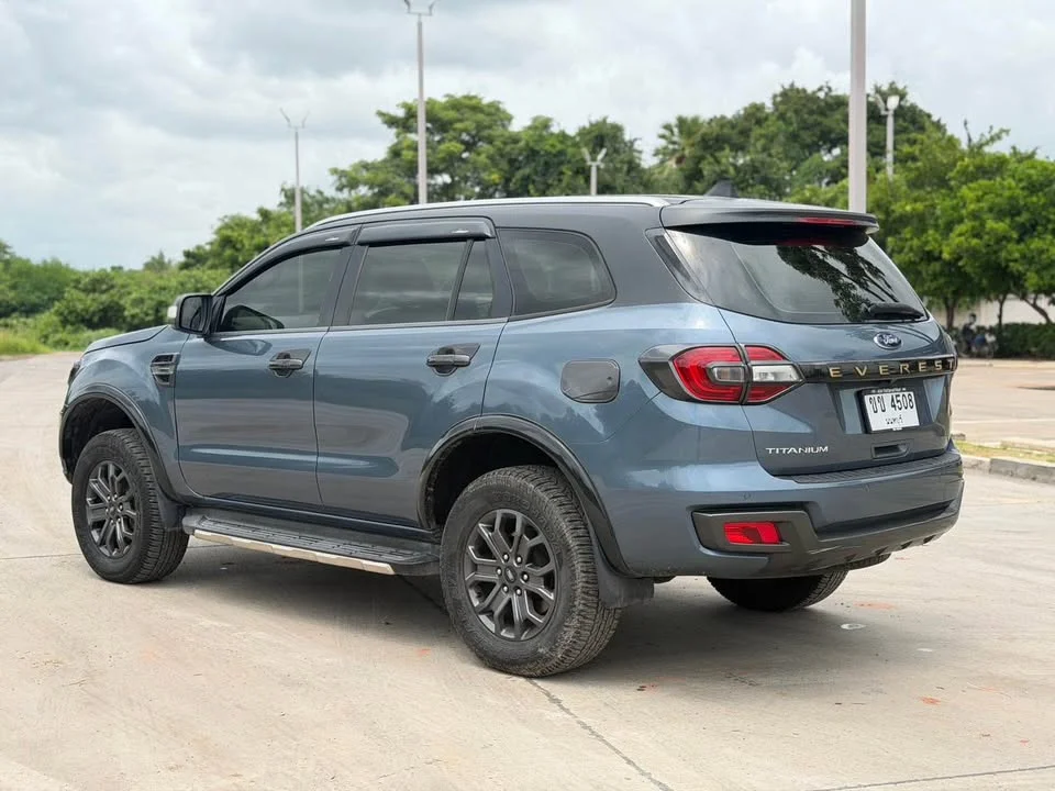 2019 Ford Everest II 2