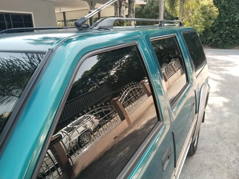 2000 Isuzu TR Grand Adventure I 3