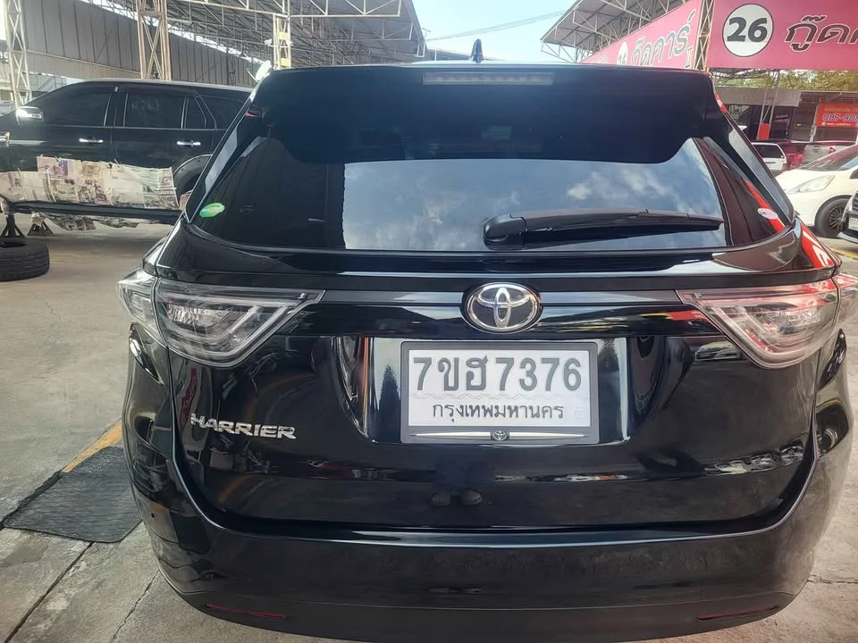 2014 Toyota Harrier III 2