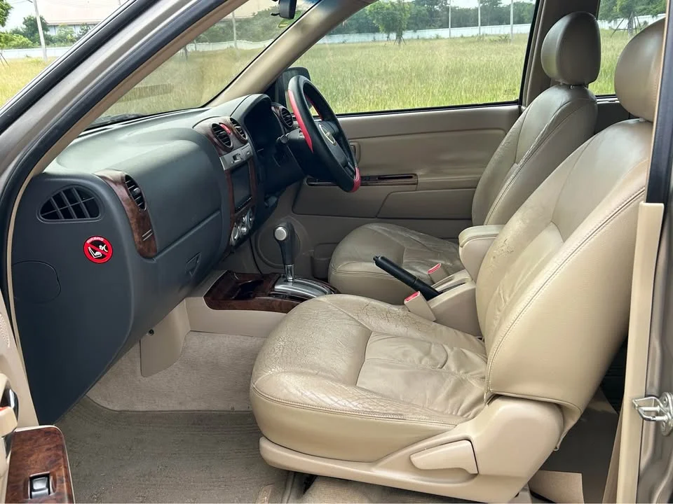 2007 Isuzu MU-7 3