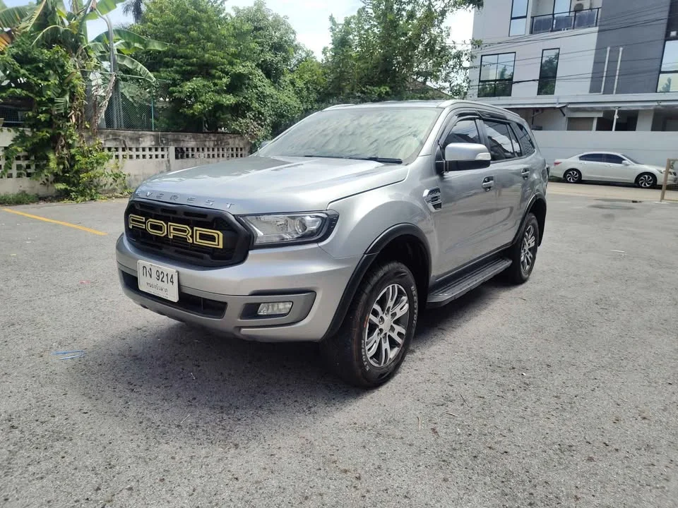 2019 Ford Everest II 2