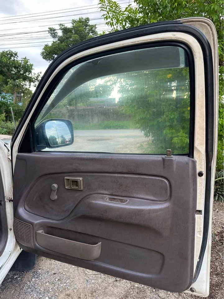 2004 Toyota Hilux Tiger VI 3