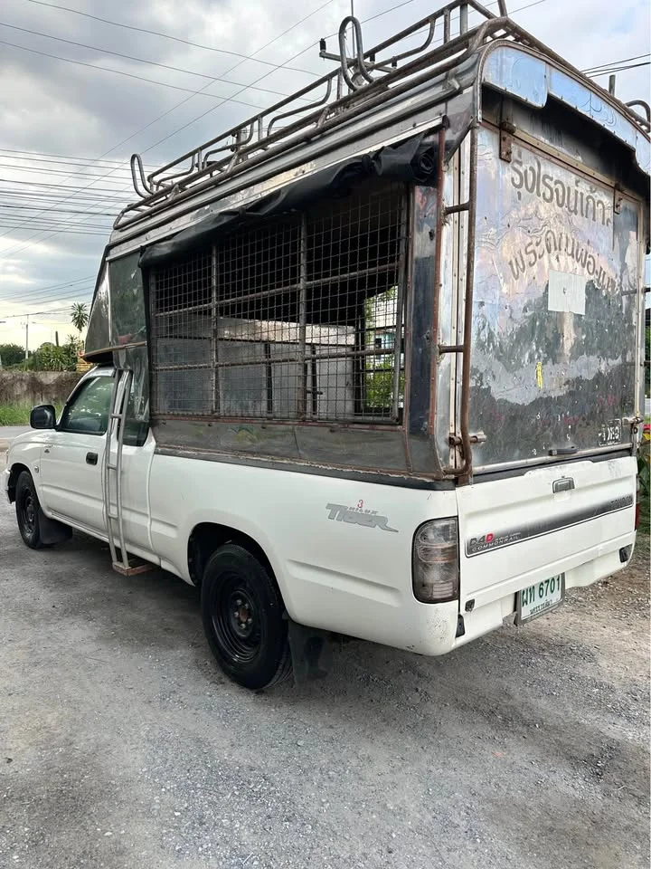 2004 Toyota Hilux Tiger VI 2