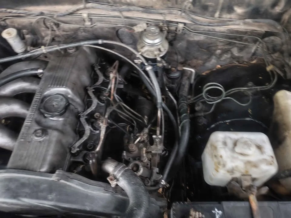 1998 Mitsubishi Triton II 2