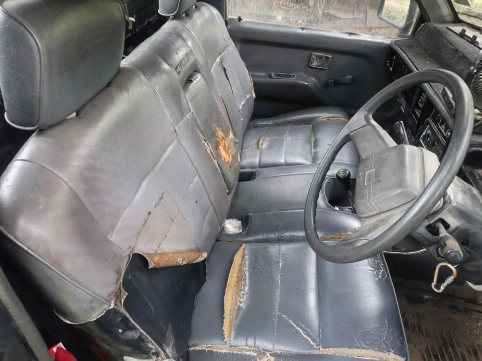 1998 Mitsubishi Triton II 3