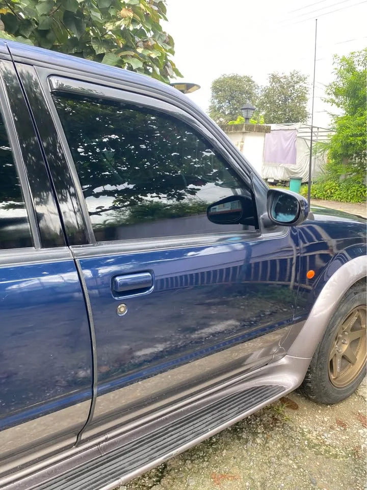 1999 Ford Explorer II 2