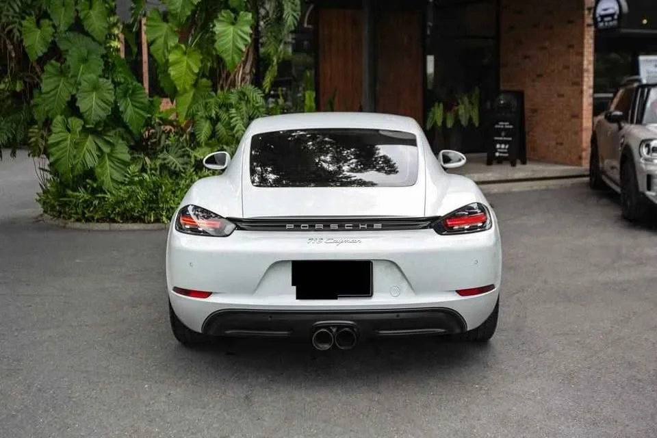 2017 Porsche 718 Boxster and Cayman IV 3