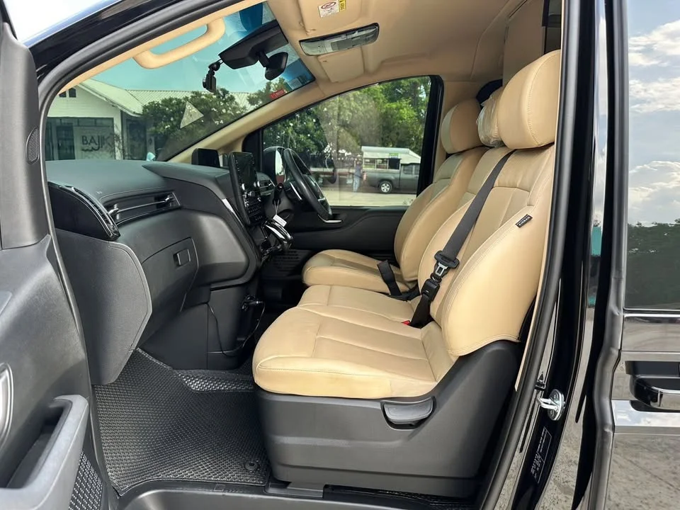 2022 Hyundai Staria US4 3