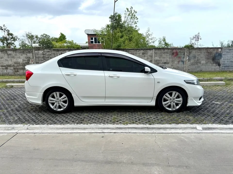 2013 Honda City V 2