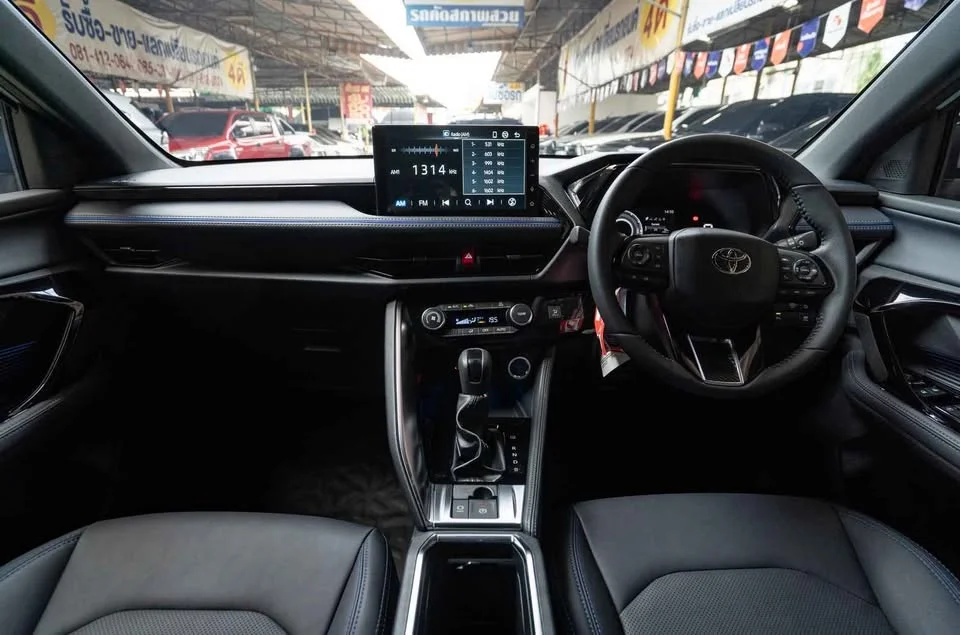 2024 Toyota Yaris Cross AC200 2