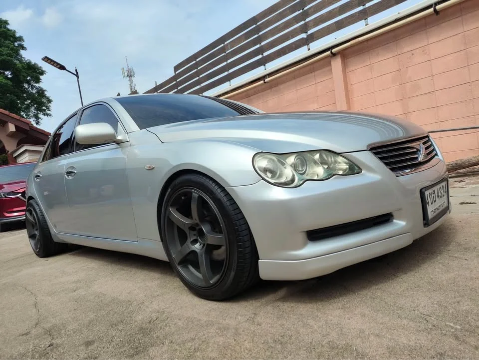 2004 Toyota Mark X I 2