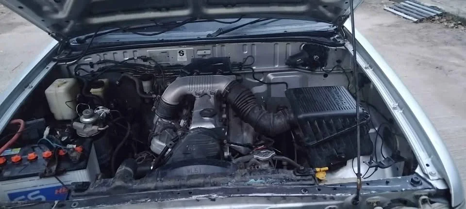 2000 Mazda 2500 Fighter V 2