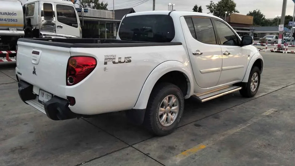 2013 Mitsubishi Triton IV 3