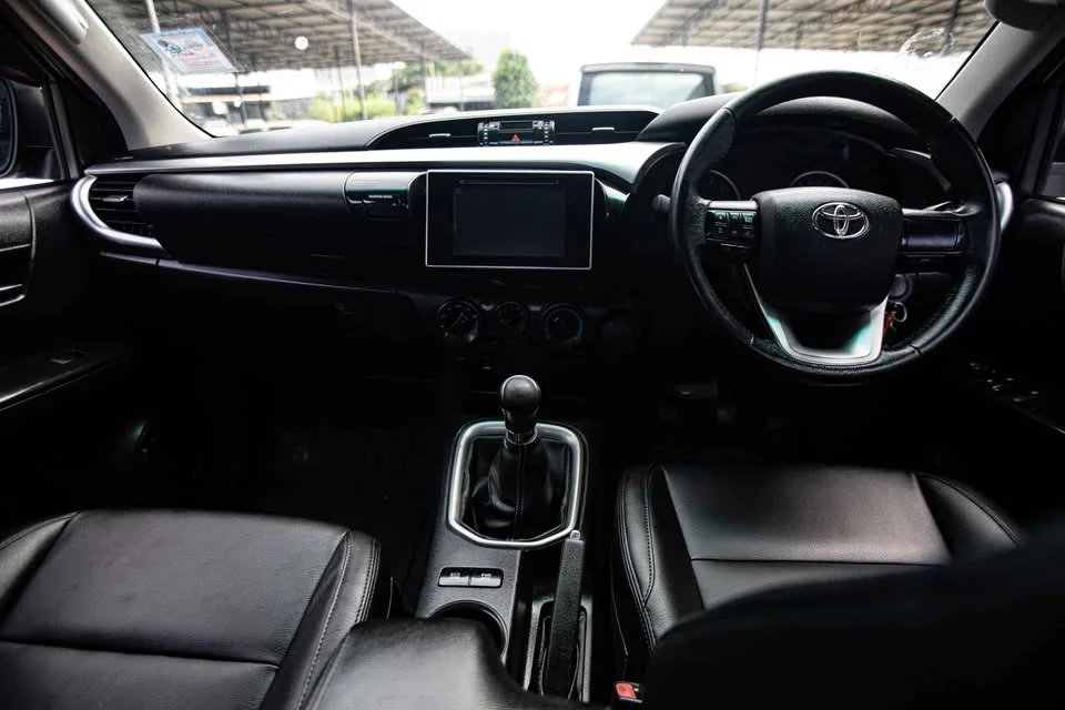 2017 Toyota Hilux VIII 2