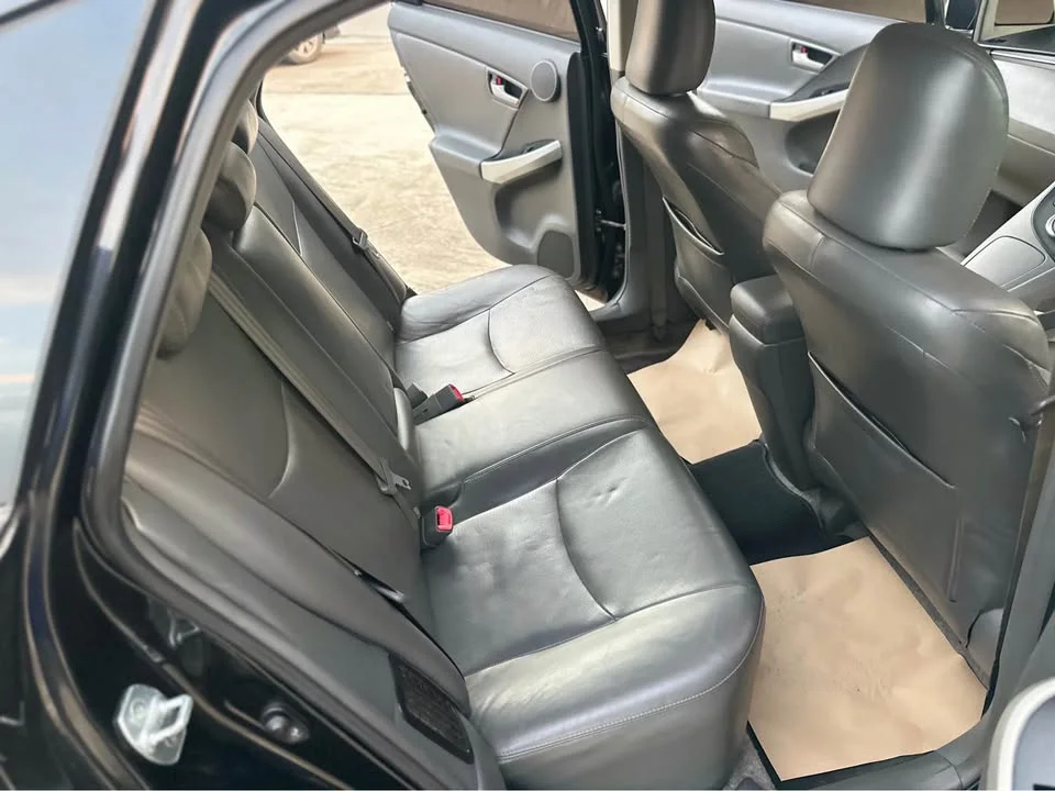 2011 Toyota Prius III 3