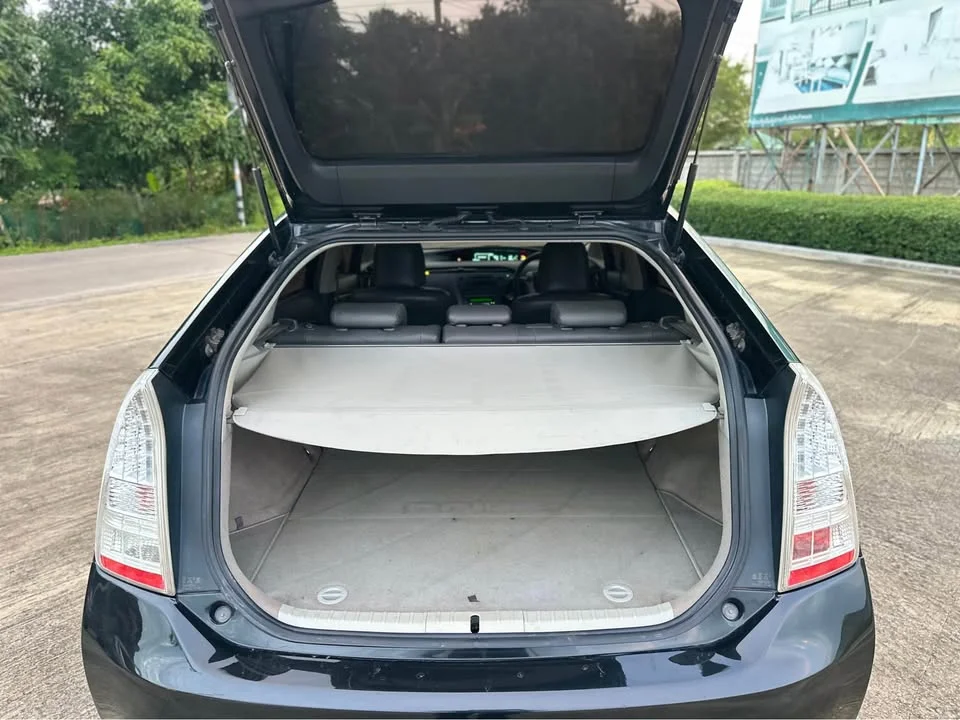 2011 Toyota Prius III 2