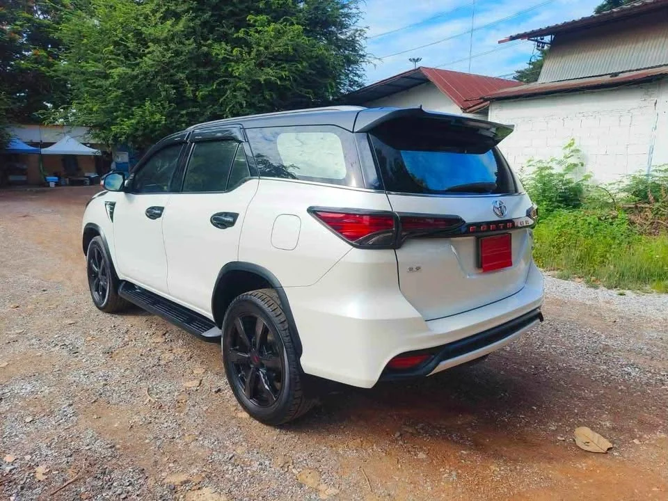 2017 Toyota Fortuner II 3