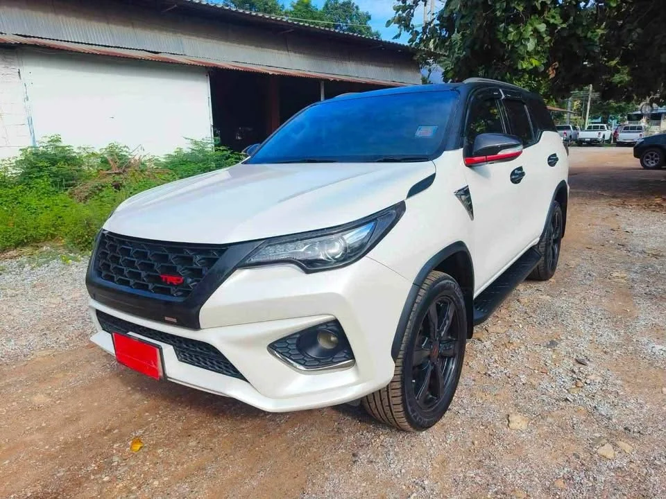 2017 Toyota Fortuner II 2