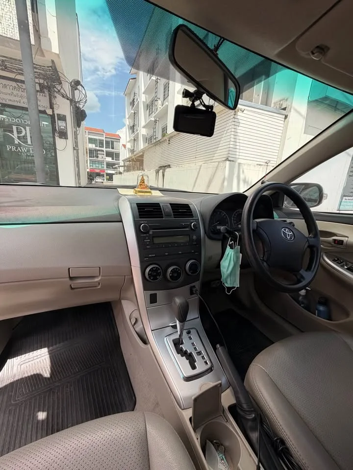 2012 Toyota Corolla Altis X (E140) 2