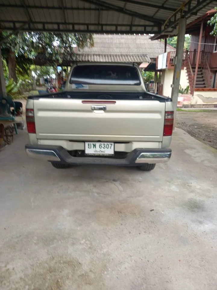 2002 Toyota Hilux Tiger VI 3