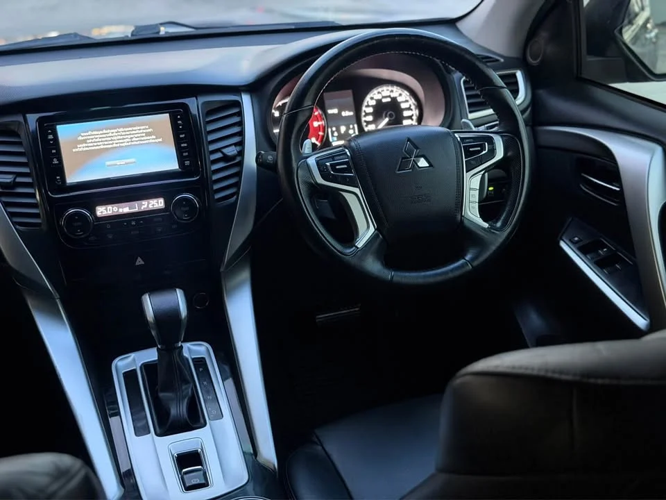 2015 Mitsubishi Pajero Sport III 3