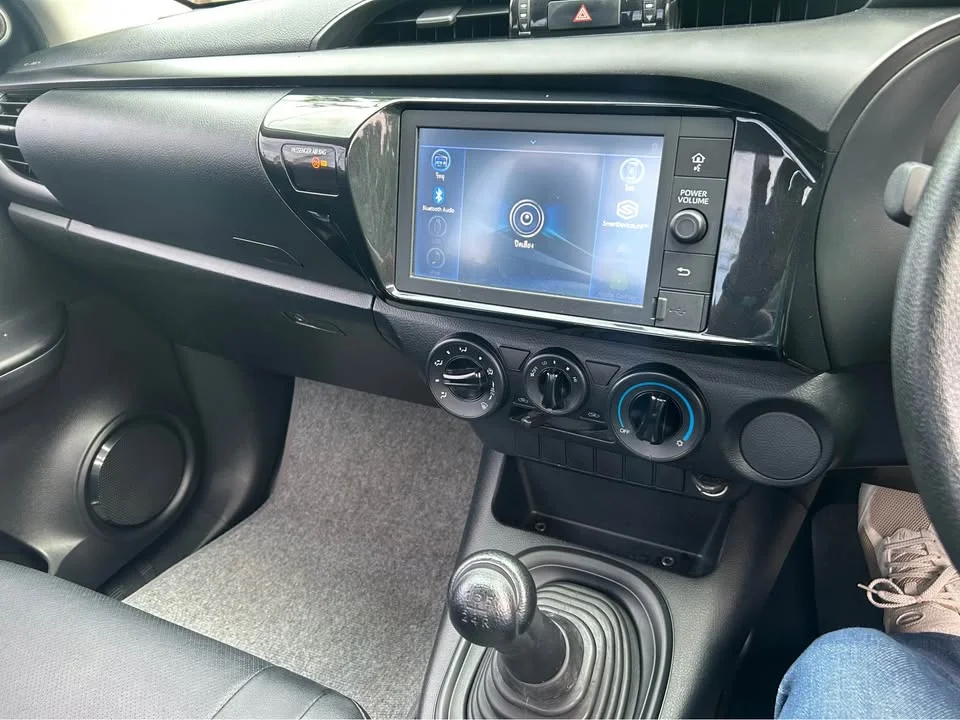 2022 Toyota Hilux VIII 3