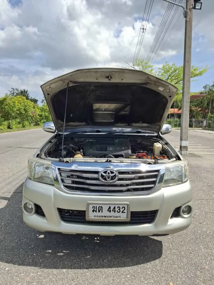 2012 Toyota Hilux VII 2