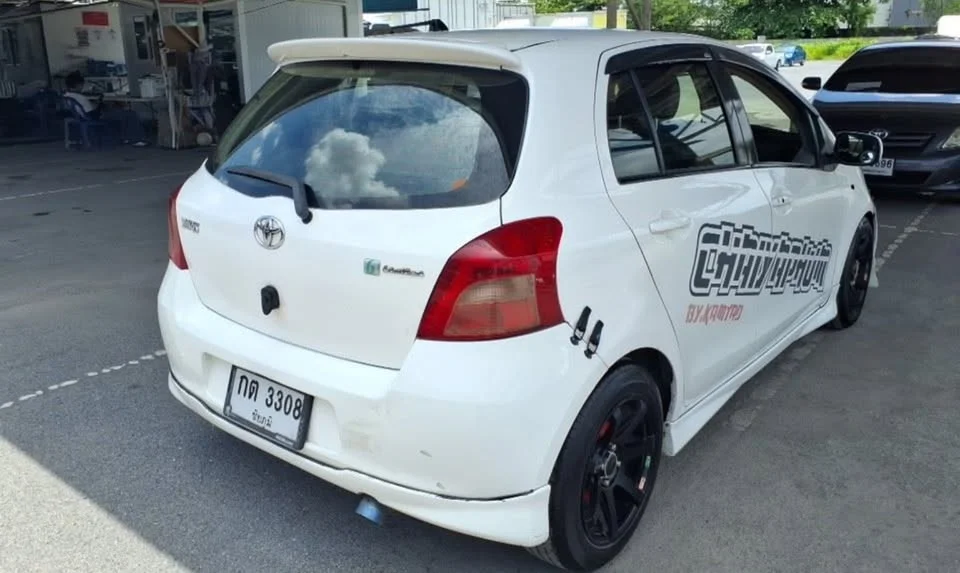 2007 Toyota Yaris II 2