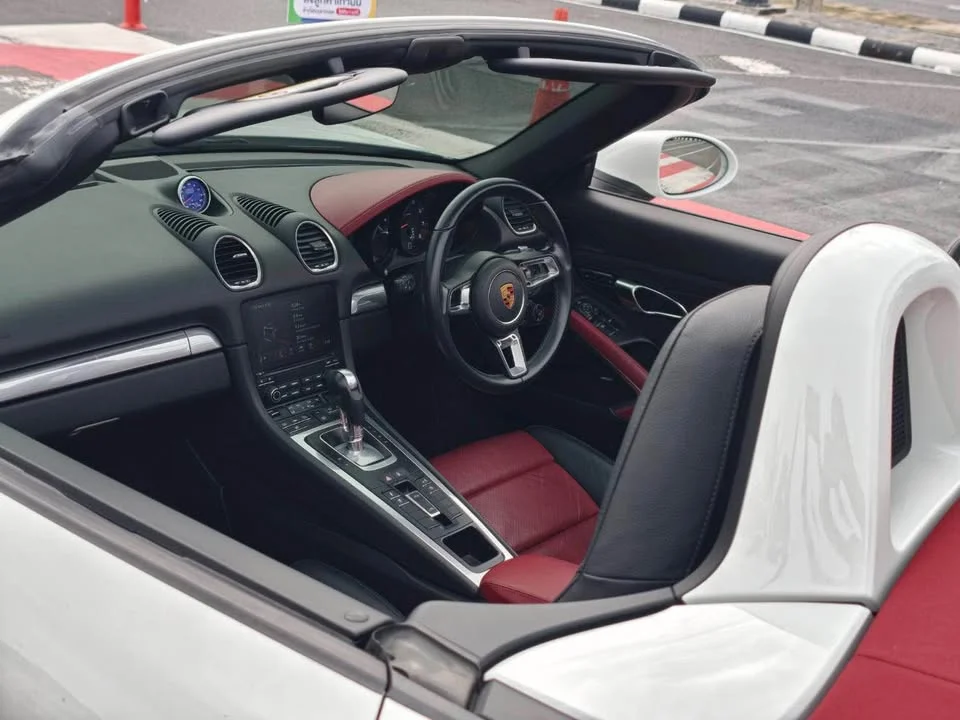 2016 Porsche 718 Boxster and Cayman IV 2