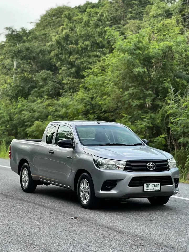 2018 Toyota Hilux VIII 2