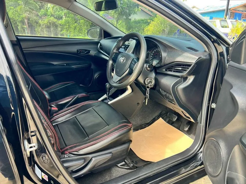 2019 Toyota Yaris ATIV III 2