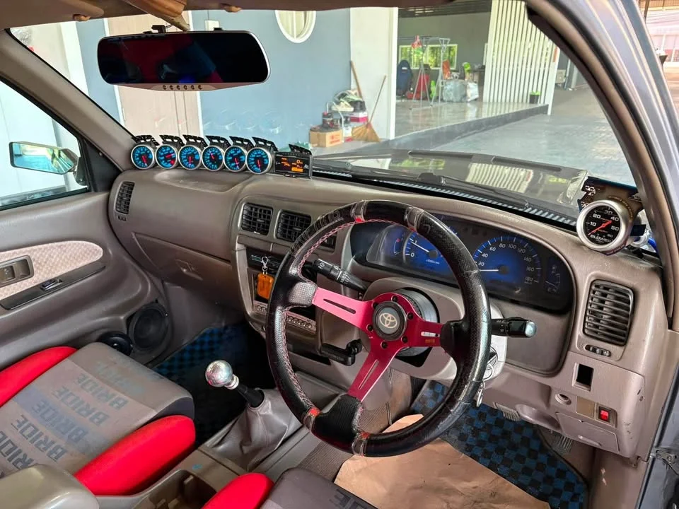 2004 Toyota Hilux Tiger VI 2