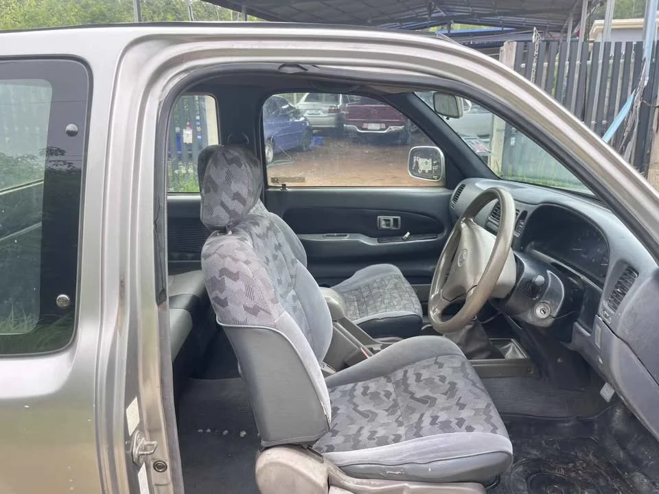 2003 Toyota Hilux Tiger VI 2