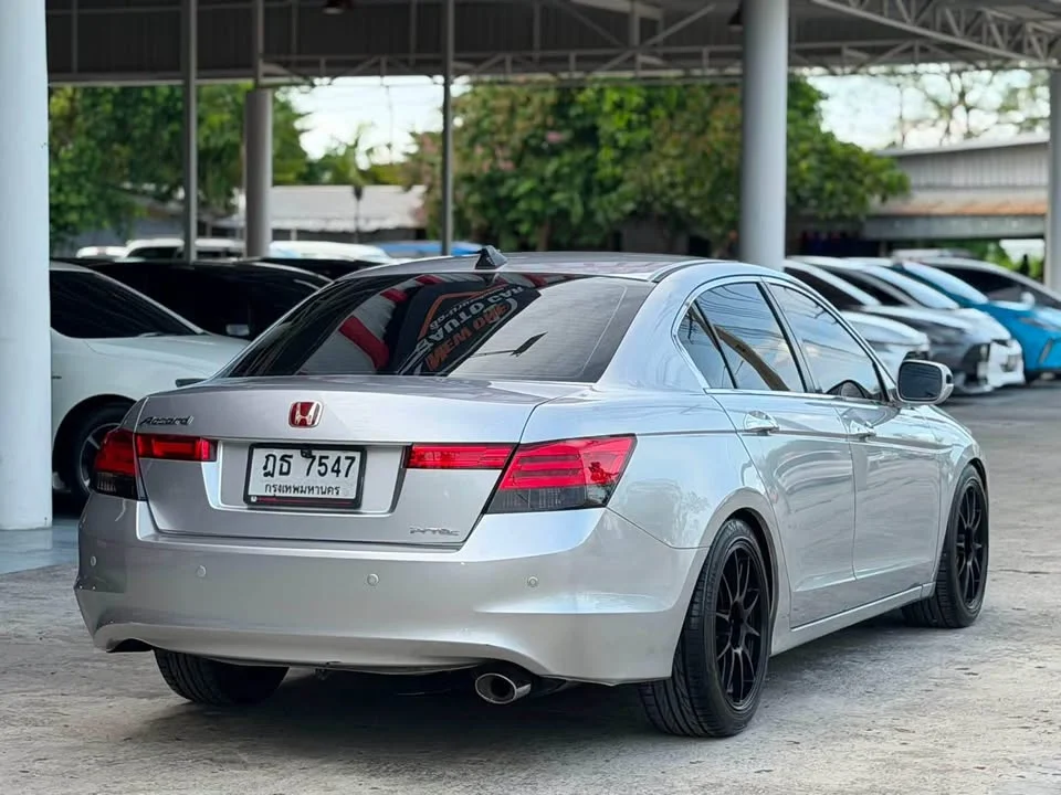 2010 Honda Accord VIII 3