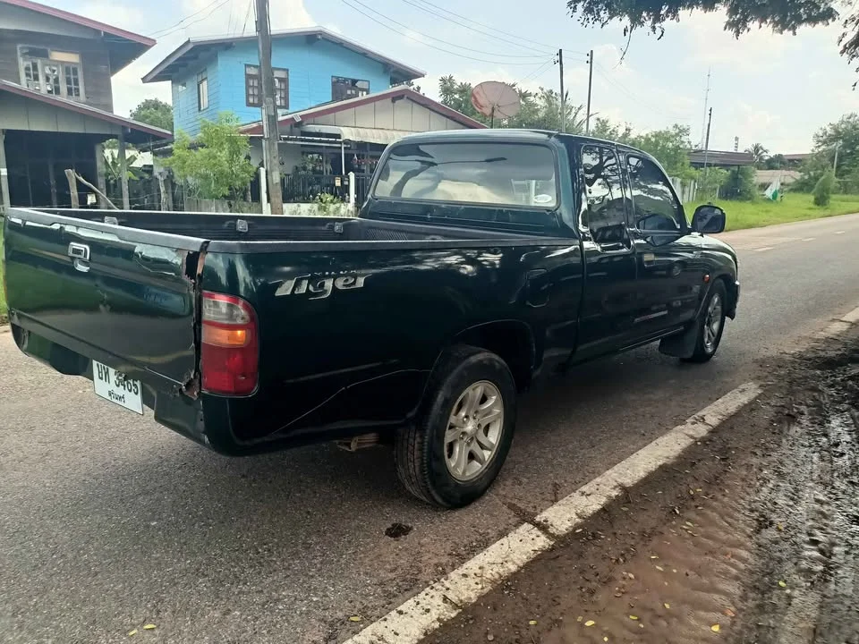 2000 Toyota Hilux Tiger VI 2