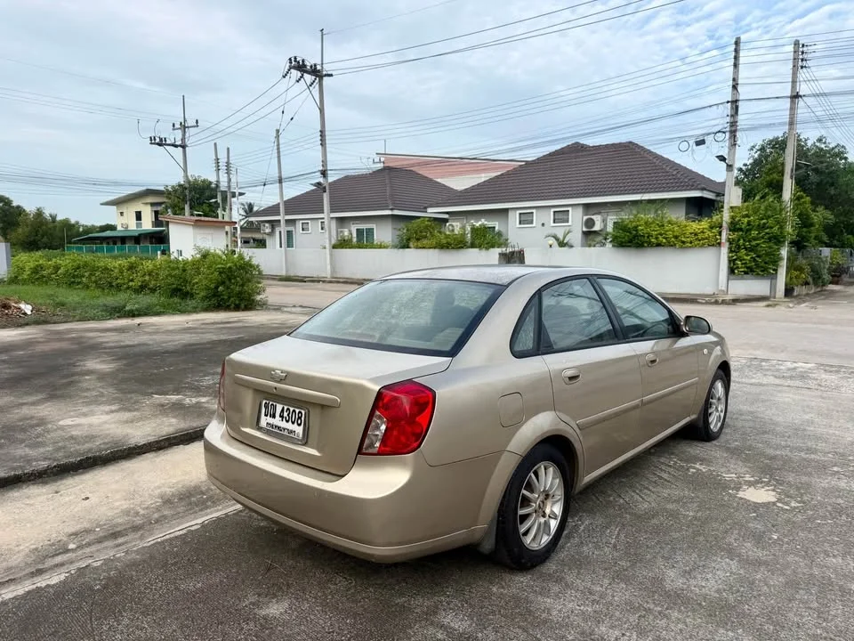 2005 Chevrolet Optra 3