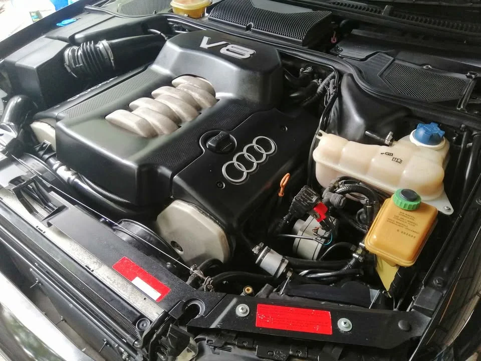 1997 Audi A8 D2 (4D) 3