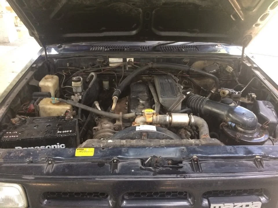 1990 Mazda B2500 IV 2
