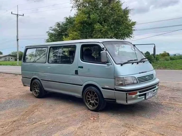 2010 Toyota Commuter IV (H100) 3