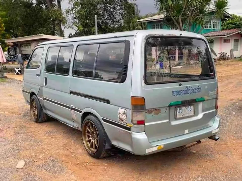 2010 Toyota Commuter IV (H100) 2