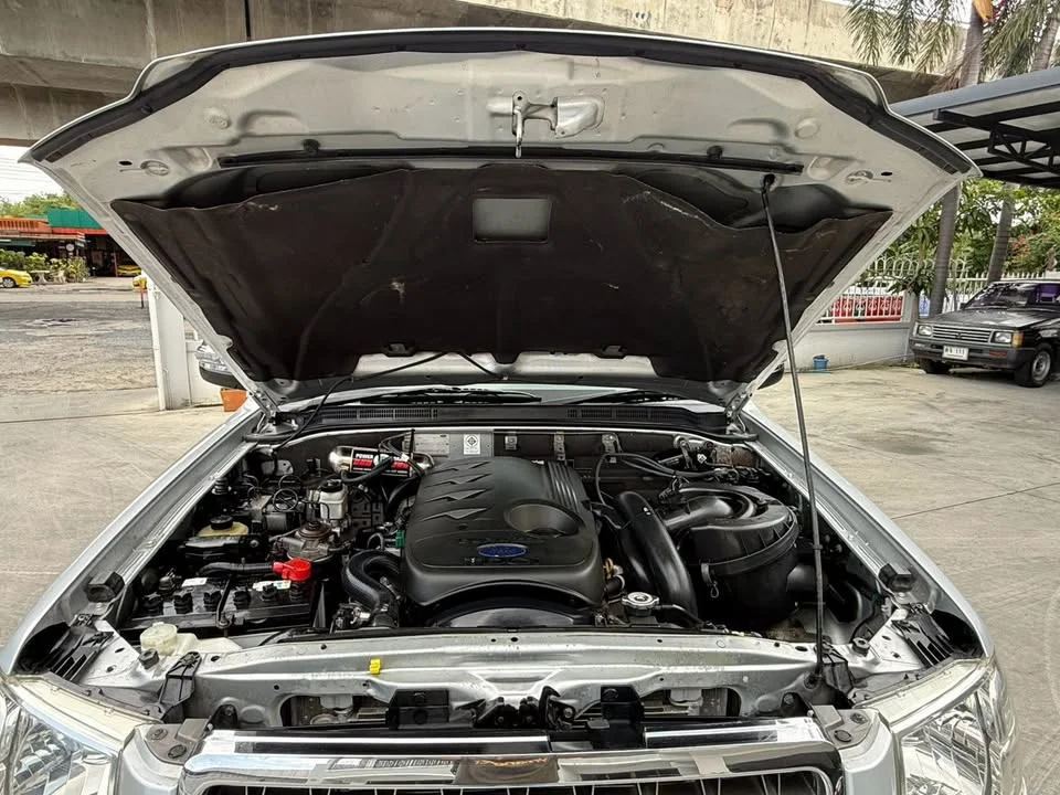 2005 Ford Everest I 3