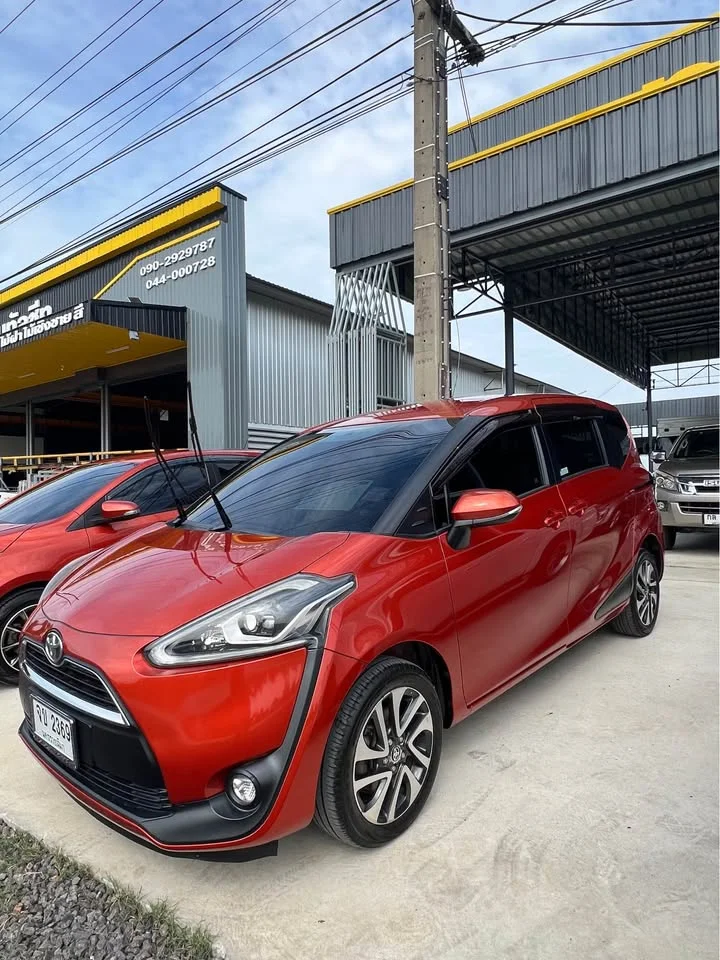 2016 Toyota Sienta II 2