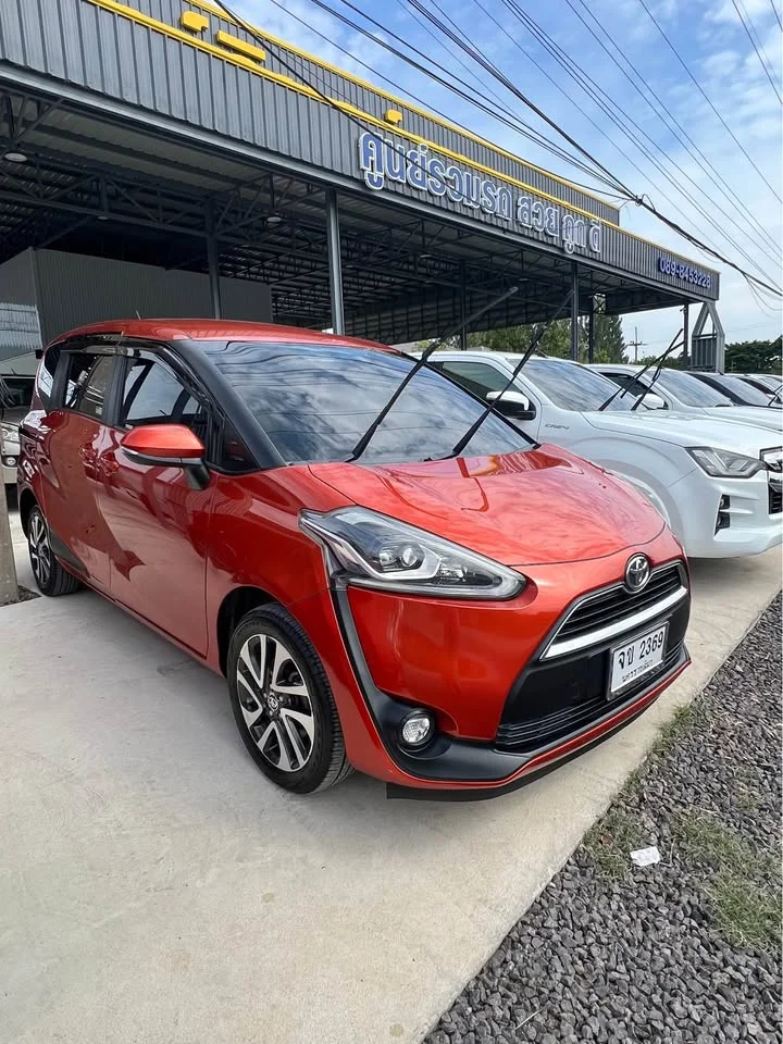 2016 Toyota Sienta II 3