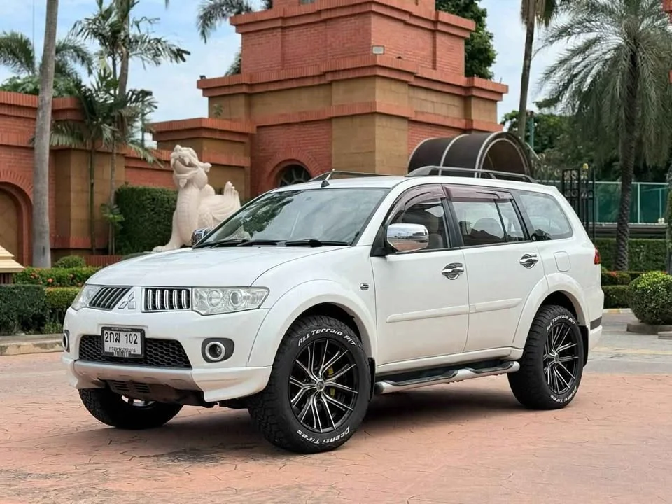 2013 Mitsubishi Pajero Sport II 2