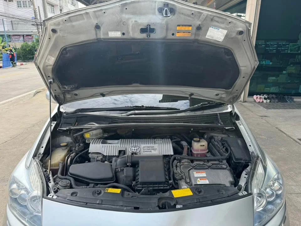 2011 Toyota Prius III 2
