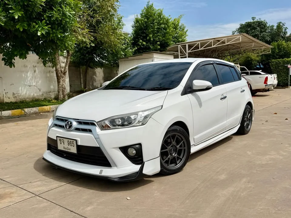 2015 Toyota Yaris III 3