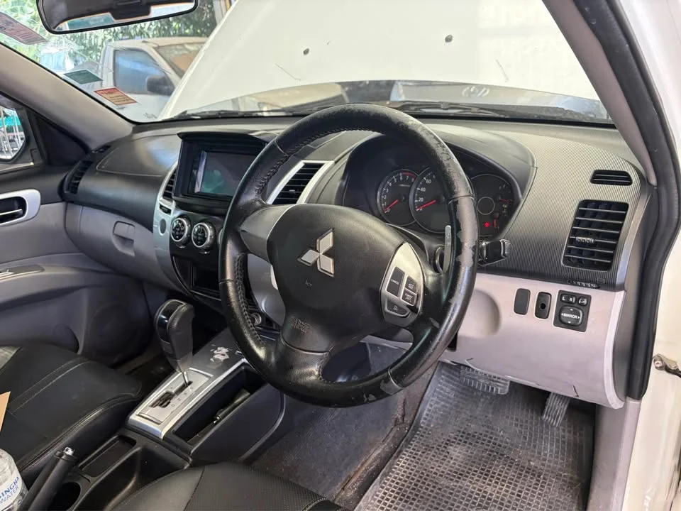 2012 Mitsubishi Pajero Sport II 3