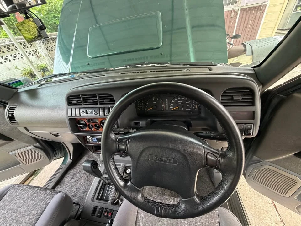 1997 Isuzu Trooper II 3