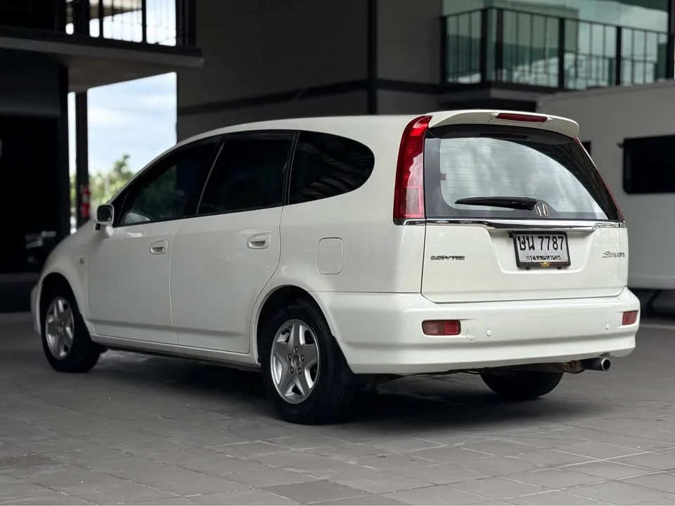 2004 Honda Stream I 3